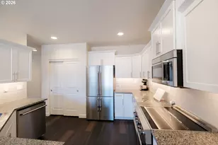 207 Rockcrest Dr, Lowell, OR 97452 - Photo 16