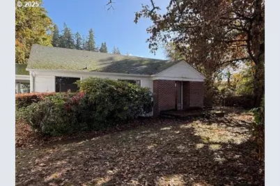 2010 E 26th Ave, Eugene, OR 97403 - Photo 2