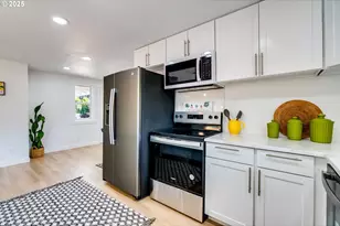 10455 SW Meadow St, Tigard, OR 97223 - Photo 8