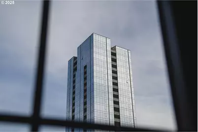 1030 NW 12th Ave #422, Portland, OR 97209 - Photo 16