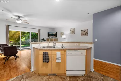 1518 SE Oak St, Hillsboro, OR 97123 - Photo 4