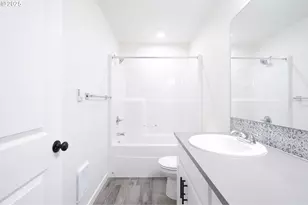 14722 SE Powell Blvd, Portland, OR 97236 - Photo 16