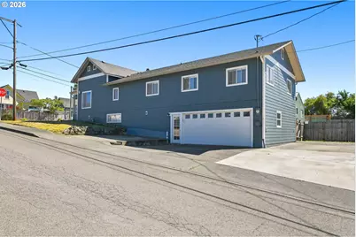 587 N Baxter St, Coquille, OR 97423 - Photo 2