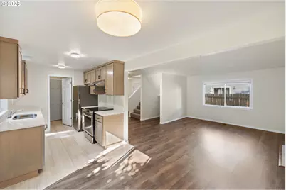 9218 SE Lincoln St, Portland, OR 97216 - Photo 10