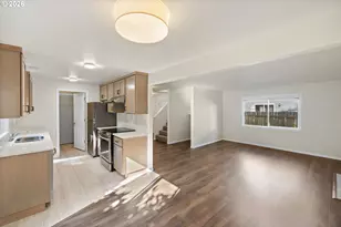 9218 SE Lincoln St, Portland, OR 97216 - Photo 10