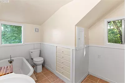 220 24th St, Salem, OR 97301 - Photo 24