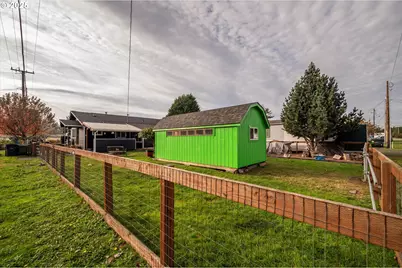 610 Park Ave, Lakeside, OR 97449 - Photo 4