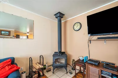 610 Park Ave, Lakeside, OR 97449 - Photo 14