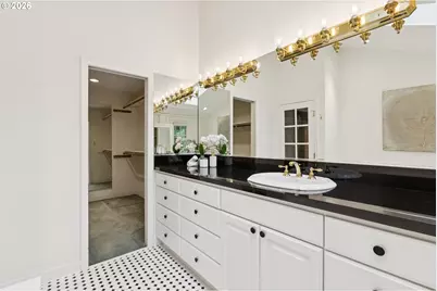 7050 SW Chapel Ln, Portland, OR 97223 - Photo 26