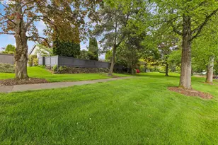 7050 SW Chapel Ln, Portland, OR 97223 - Photo 36