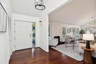 7050 SW Chapel Ln, Portland, OR 97223 - Photo 6