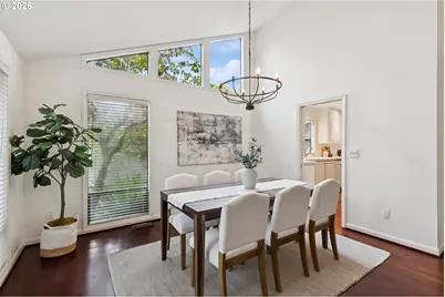7050 SW Chapel Ln, Portland, OR 97223 - Photo 10