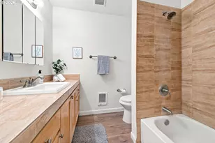 8833 N Syracuse St, Portland, OR 97203 - Photo 14