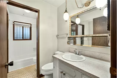 16735 NE Glisan St, Portland, OR 97230 - Photo 12