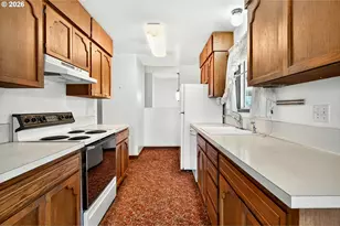 16735 NE Glisan St, Portland, OR 97230 - Photo 8