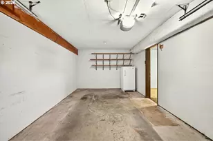 16735 NE Glisan St, Portland, OR 97230 - Photo 18