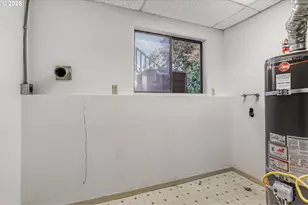 18801 NE Clackamas St, Portland, OR 97230 - Photo 26