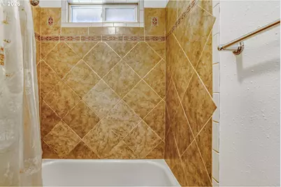 18801 NE Clackamas St, Portland, OR 97230 - Photo 22