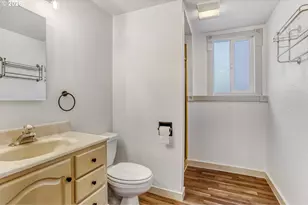 18801 NE Clackamas St, Portland, OR 97230 - Photo 24