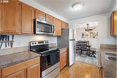 17670 SE Emerald Dr, Milwaukie, OR 97267 - Photo 8