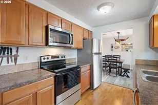 17670 SE Emerald Dr, Milwaukie, OR 97267 - Photo 8