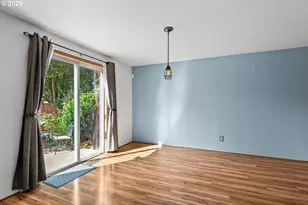 6860 N Swift St, Portland, OR 97203 - Photo 8