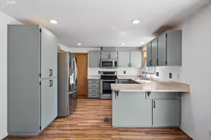 6860 N Swift St, Portland, OR 97203 - Photo 10