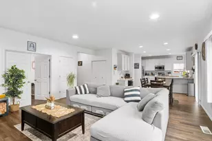 1241 Dahlia St, Woodburn, OR 97071 - Photo 4