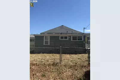1466 SE Pine St, Roseburg, OR 97470 - Photo 2