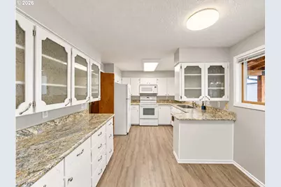 125 NW 11th Ave, Canby, OR 97013 - Photo 6