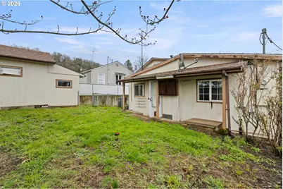 1718 NW Crouch St, Roseburg, OR 97471 - Photo 26