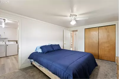 1718 NW Crouch St, Roseburg, OR 97471 - Photo 18