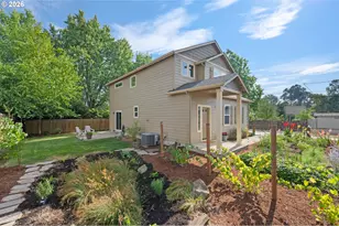 1148 W 21st Ave, Eugene, OR 97405 - Photo 2