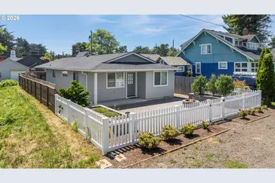 860 1st St SE, Bandon, OR 97411 - Photo 2