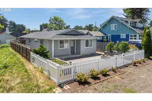 860 1st St SE, Bandon, OR 97411 - Photo 2