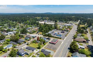 860 1st St SE, Bandon, OR 97411 - Photo 6