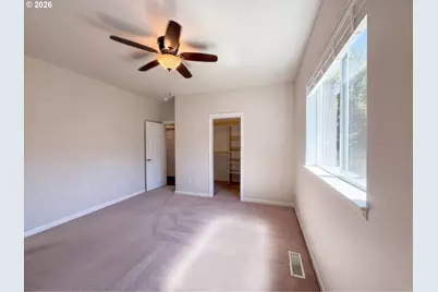 1586 NE Grandhaven St, McMinnville, OR 97128 - Photo 4