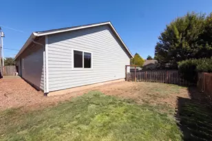1586 NE Grandhaven St, McMinnville, OR 97128 - Photo 16