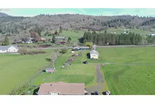 6404 Lookingglass Rd, Roseburg, OR 97471 - Photo 4