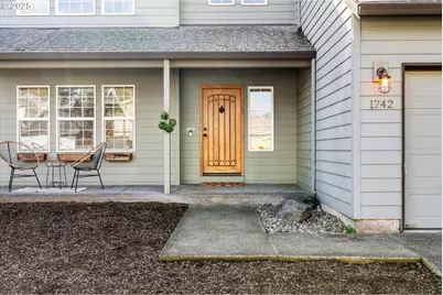 1742 NE Blue Heron Dr, Portland, OR 97211 - Photo 2