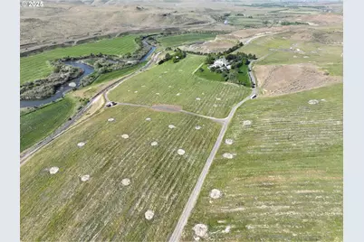 1439 Oasis Rd, Touchet, WA 99360 - Photo 1