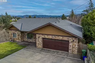 1118 S 11th St, Coos Bay, OR 97420 - Photo 2