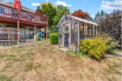 719 Peters St, Raymond, WA 98577 - Photo 38