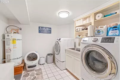 719 Peters St, Raymond, WA 98577 - Photo 26