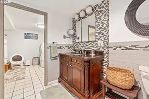 719 Peters St, Raymond, WA 98577 - Photo 24