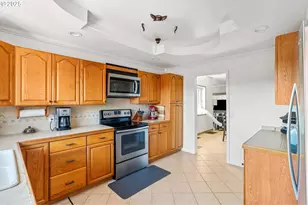 719 Peters St, Raymond, WA 98577 - Photo 14