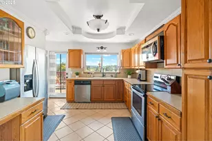 719 Peters St, Raymond, WA 98577 - Photo 12