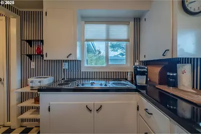 535 Harrison Ave SW, Bandon, OR 97411 - Photo 16