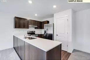 5766 Bainbridge Rd, Eugene, OR 97402 - Photo 6