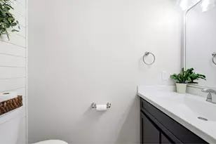 611 SE Lovrien Pl, Gresham, OR 97080 - Photo 30